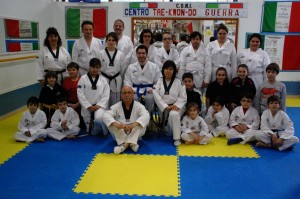 GRUPPO taewkondoka  del progetto S.M. S. Sport Musica e Sorriso 2012