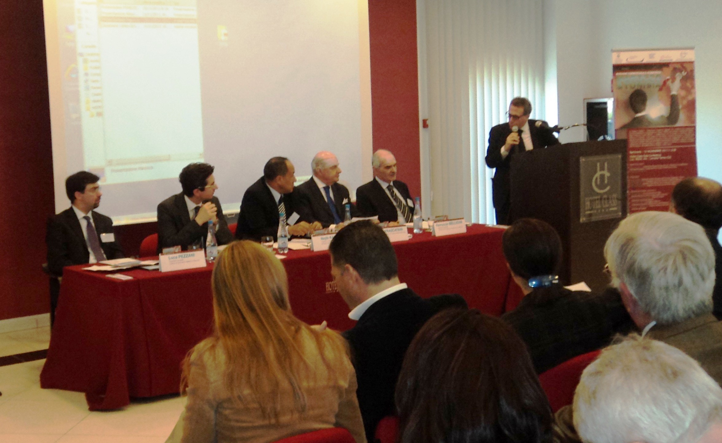 foto_tavolo relatori_sessione plenaria