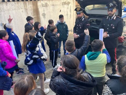ALUNNI DELL’ISTITUTO COMPRENSIVO E CARABINIERI